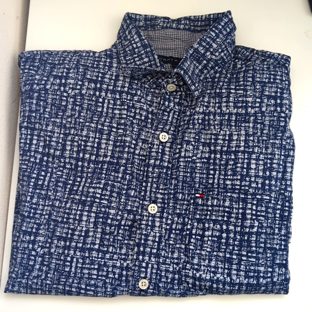 Tommy Hilfiger Patterned Button Up - U.S. Men's Medium